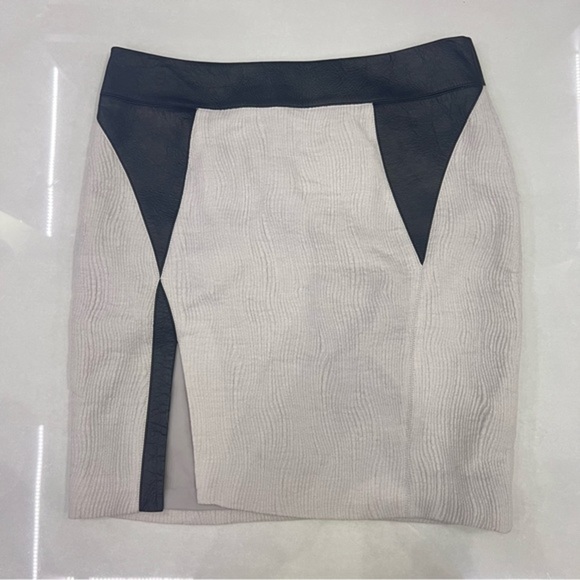 Helmut Lang Mixed Media Gray and Black skirt with Leather Trim - Picture 6 of 10